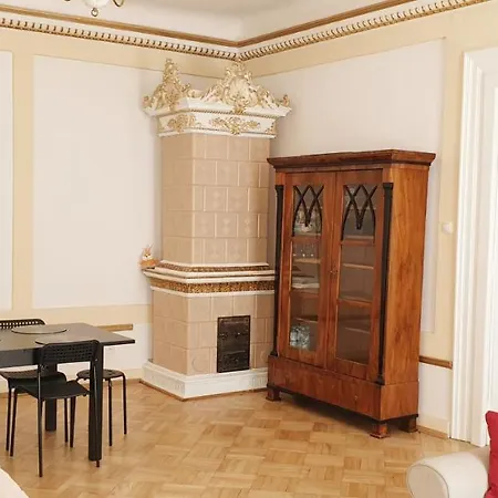 1 Apartment *